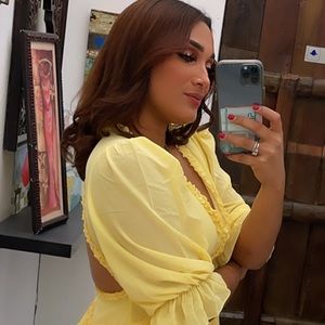 Meet your Posher, Ismely